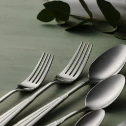 Karaca 316+ Mantilla für 12 Personen Elegance Besteckset, 84 Teilig