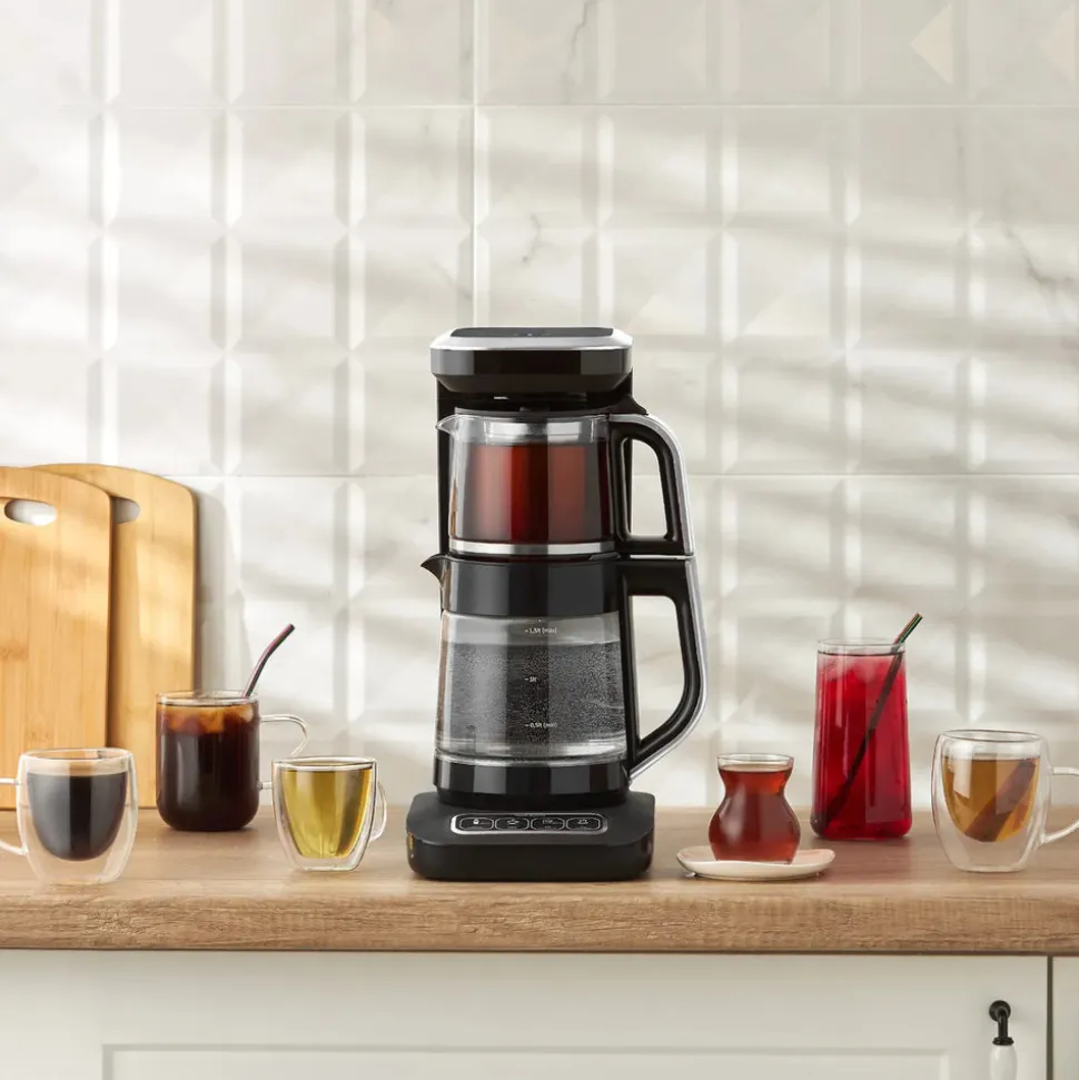 Karaca Çaysever Robotea Pro 4 in 1 Sprechende Automatische Glas-Teemaschine, Wasserkocher und Filterkaffeemaschine, Schwarz Chrom, 2500W
