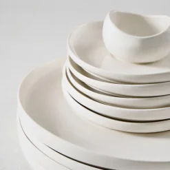 Karaca Bone China Olla 28-teiliges Servierset für 6 Personen, Weiß