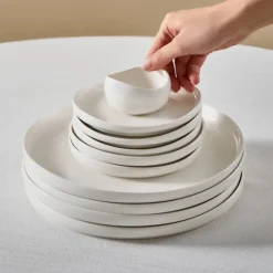 Karaca Bone China Olla 28-teiliges Servierset für 6 Personen, Weiß