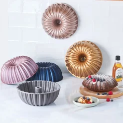 Karaca Cake Pro Sliced Dunkelblau Gusskuchenform