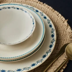 Karaca Forever Bone China Iznik 24-teiliges Tafelservice für 6 Personen, Mehrfarbig