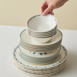 Karaca Forever Bone China Iznik 24-teiliges Tafelservice für 6 Personen, Mehrfarbig