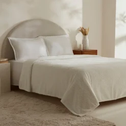 Karaca Leaves Weiße Doppelbettdecke 200x220