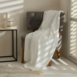 Karaca Leaves Weiße Welsoft TV Decke 130x150