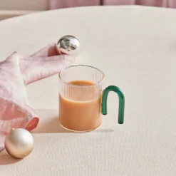 Karaca Miracle Tasse, Grüner Henkel