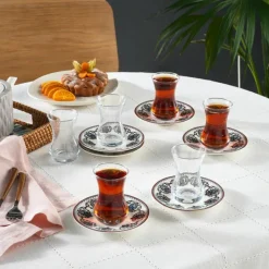 Karaca Nakkas 12-teiliges Türkisches Teeset aus Bone China für 6 Personen, 130 ml, Rot