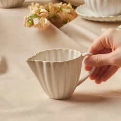 Karaca New Daisy Steinzeug-Milchkännchen mit Reaktivglasur, 150 ml, Weiß