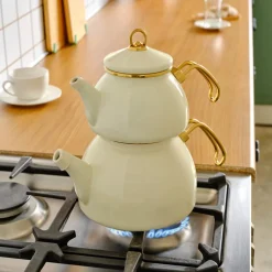 Karaca Retro Emaille-Creme-Teekanne