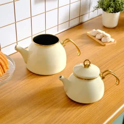 Karaca Retro Emaille-Creme-Teekanne