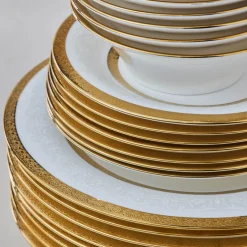 Karaca Royal Bone China Victoria 55-teiliges Tafelservice für 12 Personen, Gold