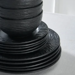 Karaca Solem Embossed 18-teiliges Steinzeug-Tafelservice für 6 Personen, Schwarz