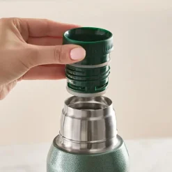 Karaca Stansteel Auslaufsicherer Edelstahl-Thermos 1,3 L Grün