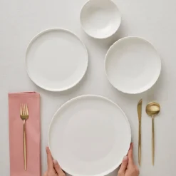 Karaca Stream Bone China Pumpkin 24-teiliges Tafelservice für 6 Personen, Weiß