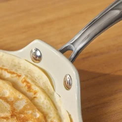 Karaca Swiss Crystal Almond Cream Pfannkuchenpfanne mit Edelstahlgriff 28 cm