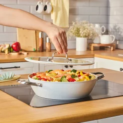 Karaca Swiss Crystal Almond Cream Handle Flache Kasserolle 30 cm