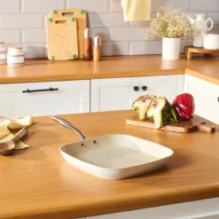 Karaca Swiss Crystal Almond Cream Stielgrill 28 cm