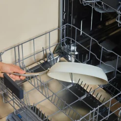 Karaca Swiss Crystal Almond Cream Pfanne mit Edelstahlgriff 30 cm