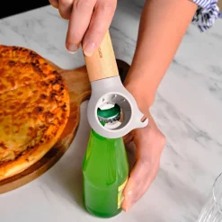 Karaca x Refika Gadgets 3-in-1 Flaschenöffner mit Holzgriff