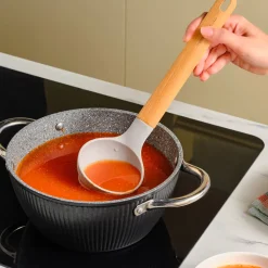 Karaca x Refika Gadgets Silikon-Kelle mit Holzgriff